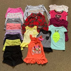 Lot of 2T clothes (18 pieces)